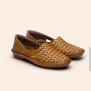 Desi Hangover Hola leather loafers huaraches flats size 6